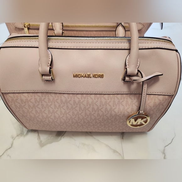 2 Piece Michael Kors Set. The Ultimate Travel Set! Mdm Duffel Satchel And Purse! - Picture 12 of 16